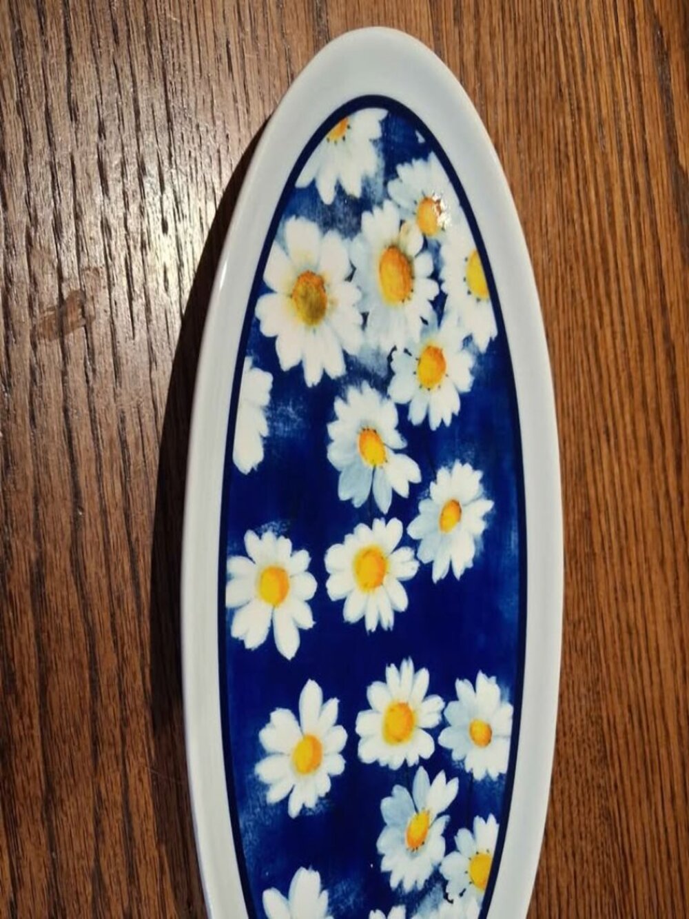 Boston International Oval Plate with Flower Daisy Print